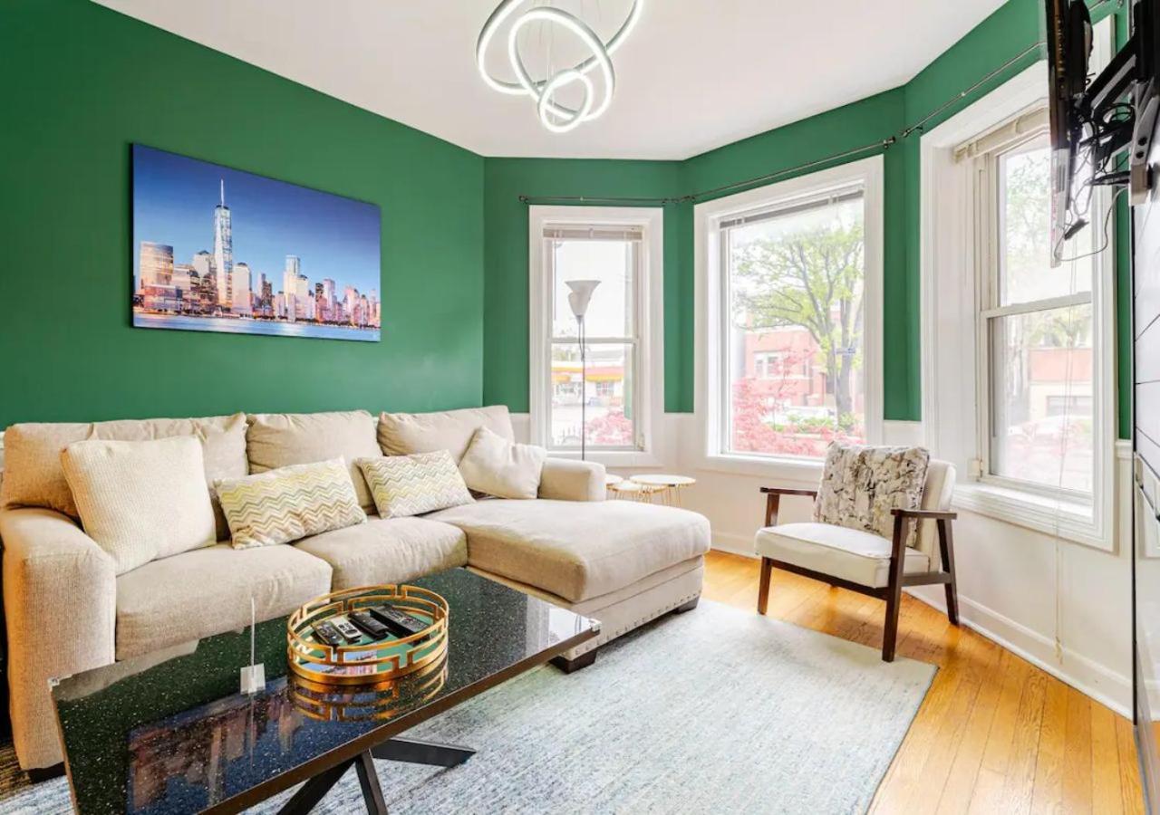 2 Bed Apt W/ Office, Free Parking, Near Wrigley Чикаго Екстериор снимка