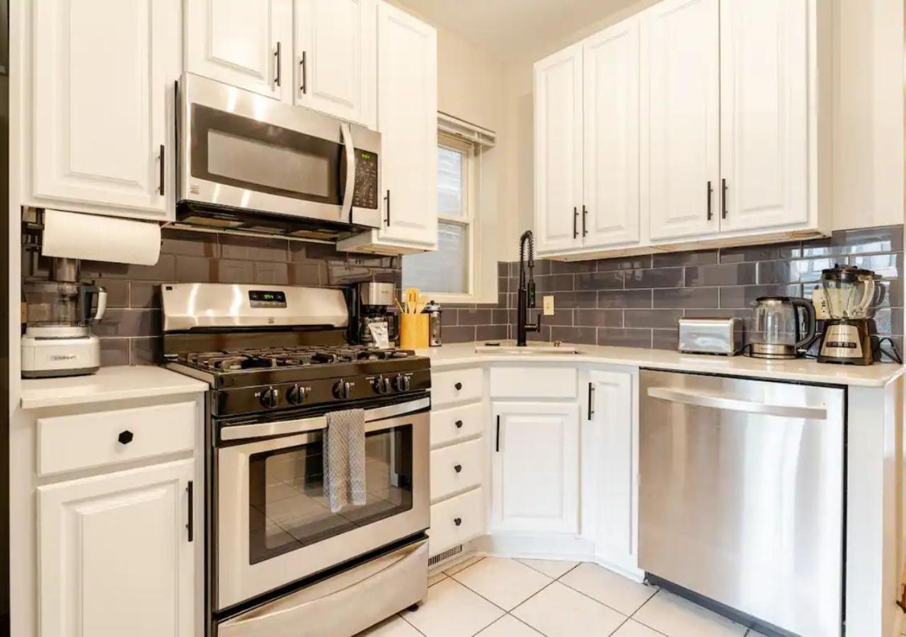 2 Bed Apt W/ Office, Free Parking, Near Wrigley Чикаго Екстериор снимка