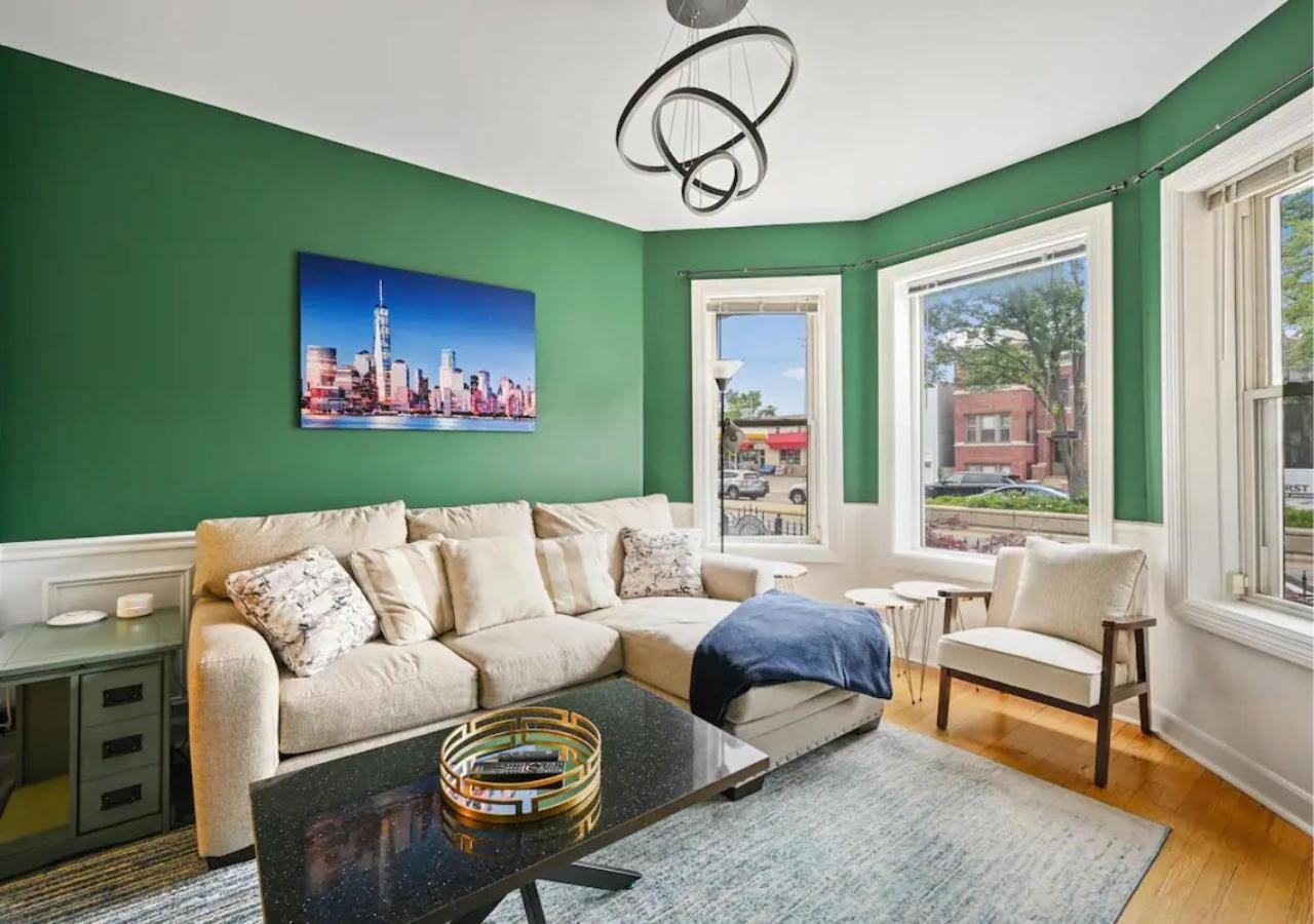 2 Bed Apt W/ Office, Free Parking, Near Wrigley Чикаго Екстериор снимка